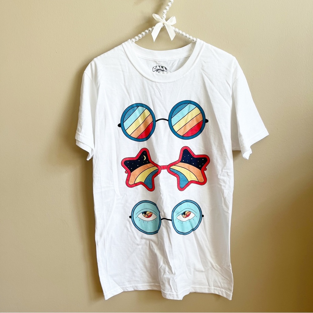 Pride Rainbow Sunglasses Tee LGBTQIA+ NWT